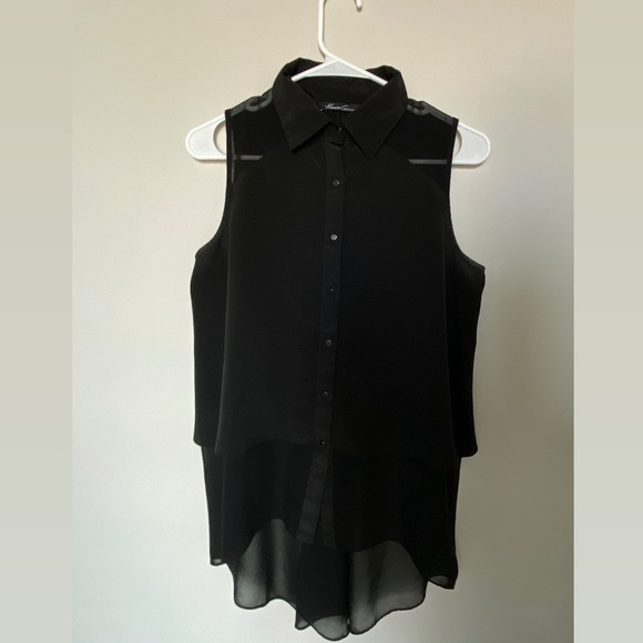 Light sleeveless top with layered sheer detail - Picture 2 of 4